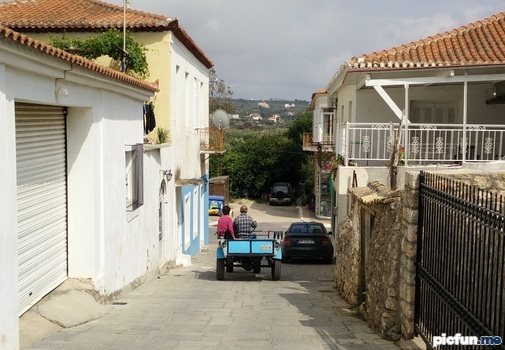 Transport in Methoni